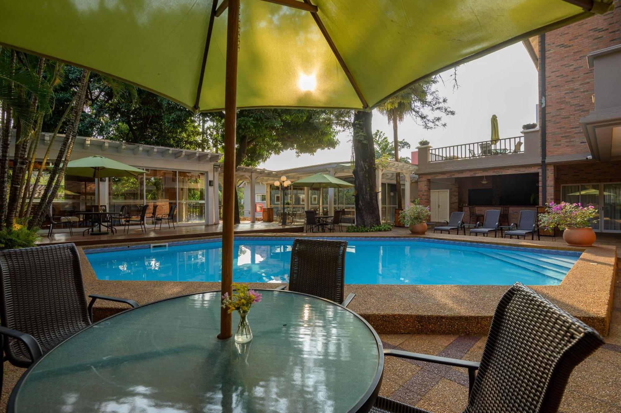 Hotel Villa Morra Suites Asuncion Exteriör bild